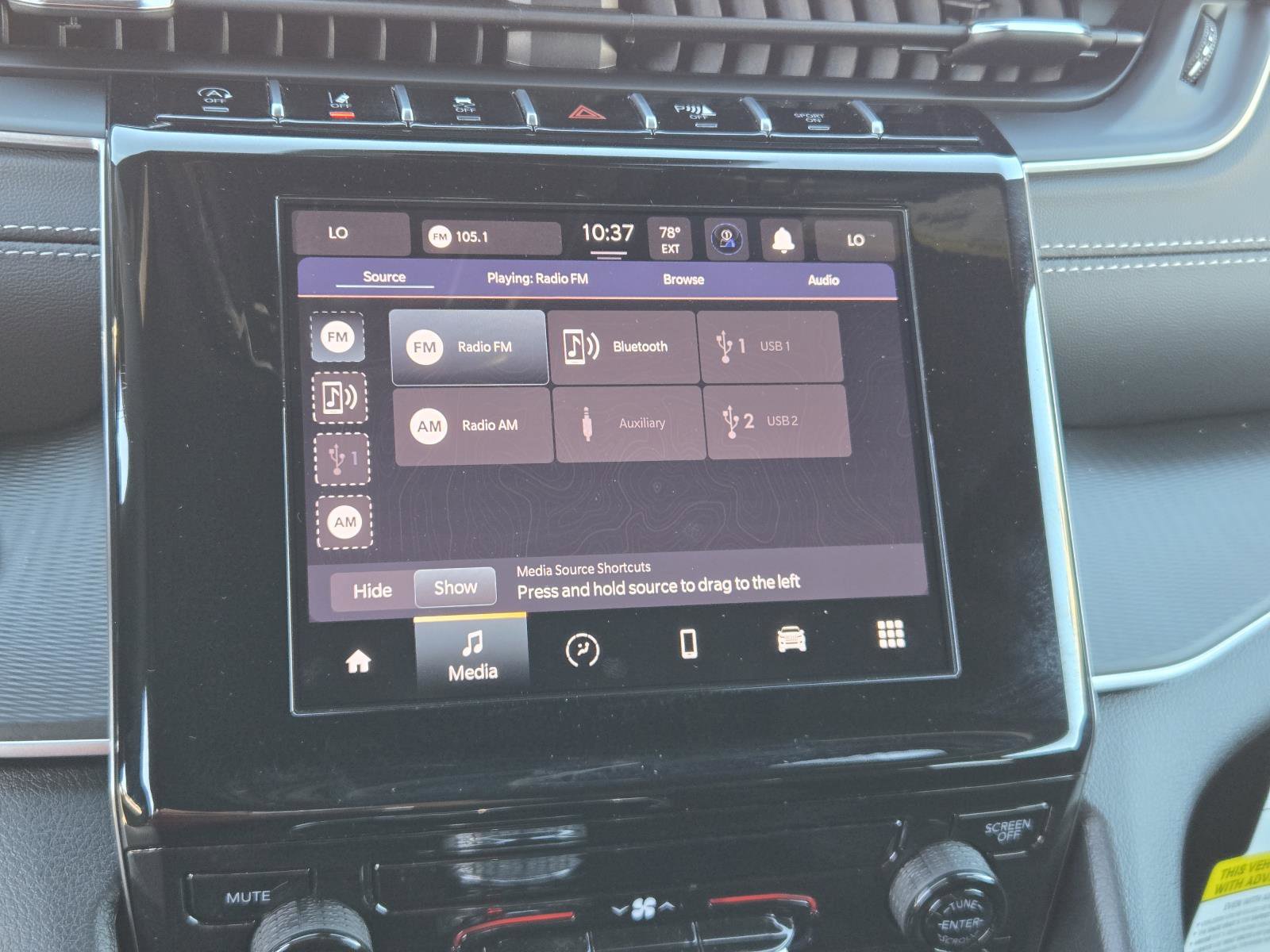 Used 2025 Jeep Grand Cherokee Laredo X image 9