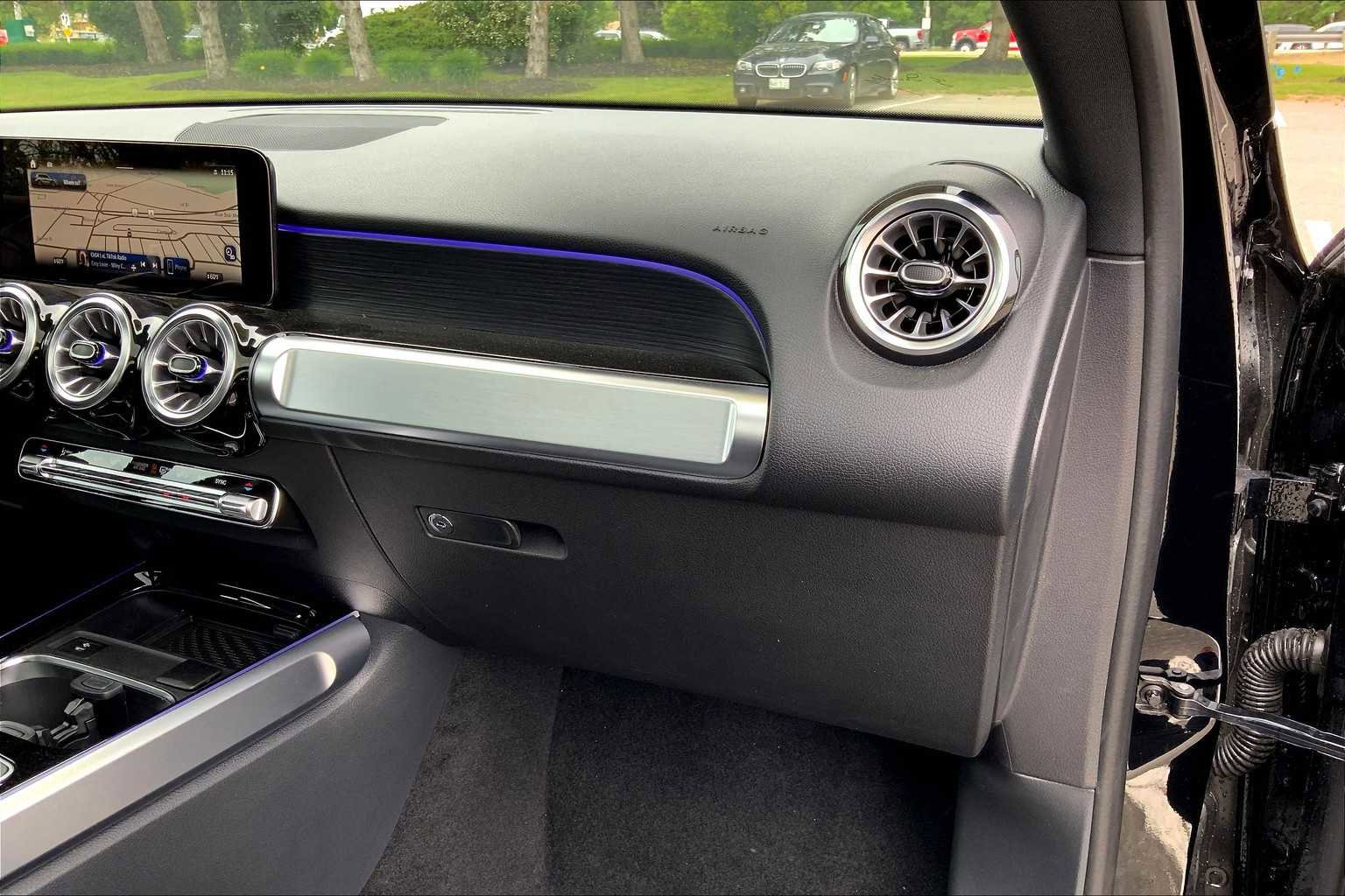 Certified 2025 Mercedes-Benz GLB 250 4MATIC image 10