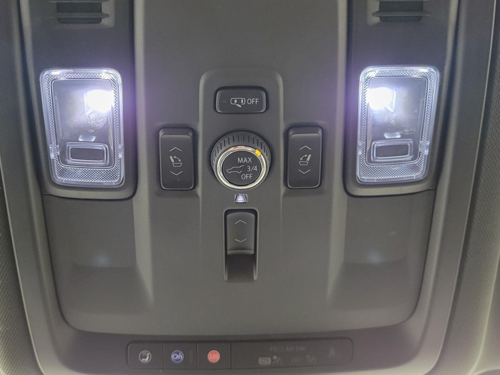 Used 2025 Chevrolet Suburban Premier AWD/4WD image 19