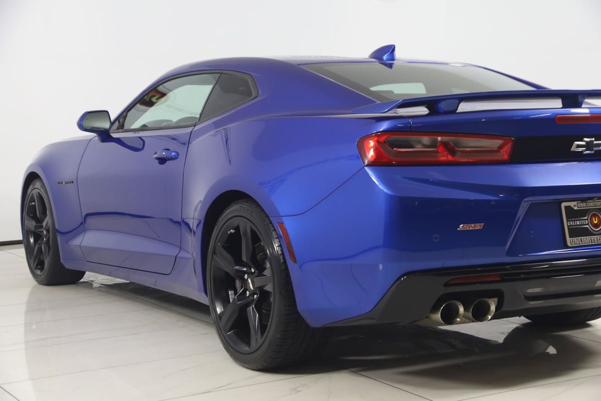 Used 2018 Chevrolet Camaro SS RWD image 31