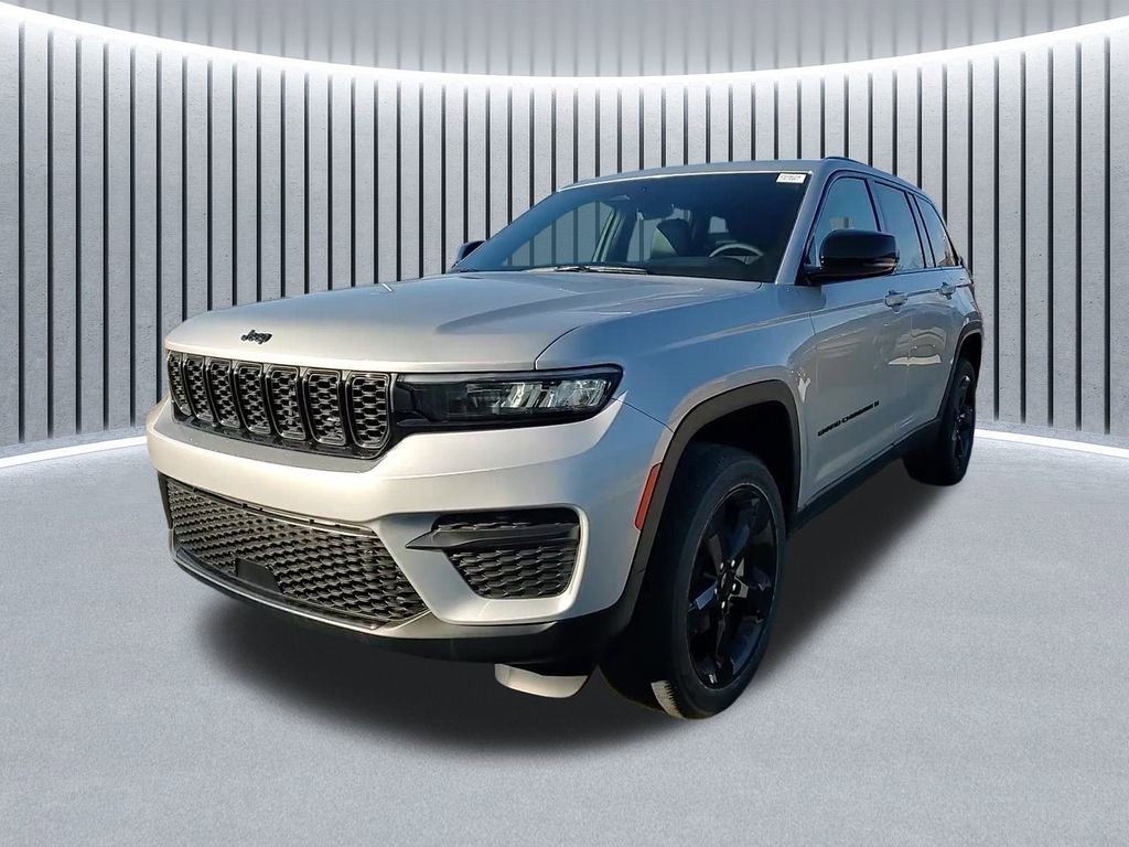 New 2025 Jeep Grand Cherokee Altitude image 6