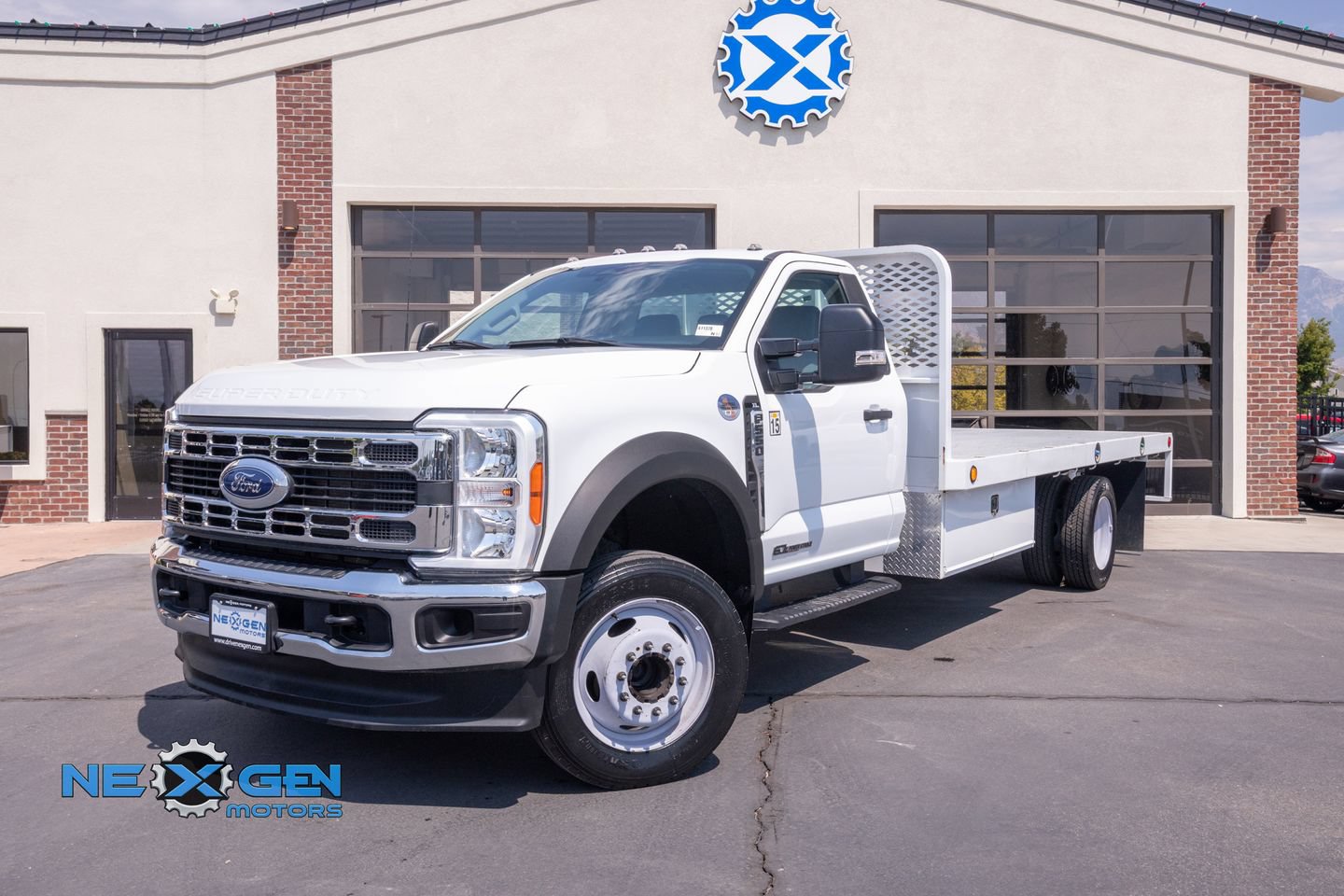 Used 2024 Ford F550 2WD Regular Cab Super Duty image 3