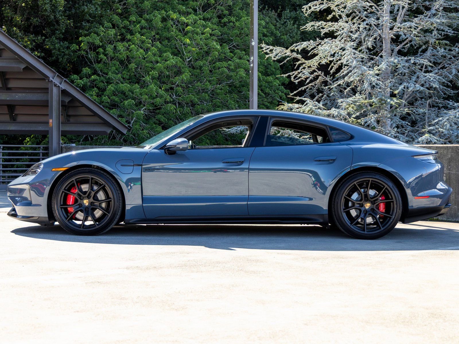 Certified 2025 Porsche Taycan GTS image 2