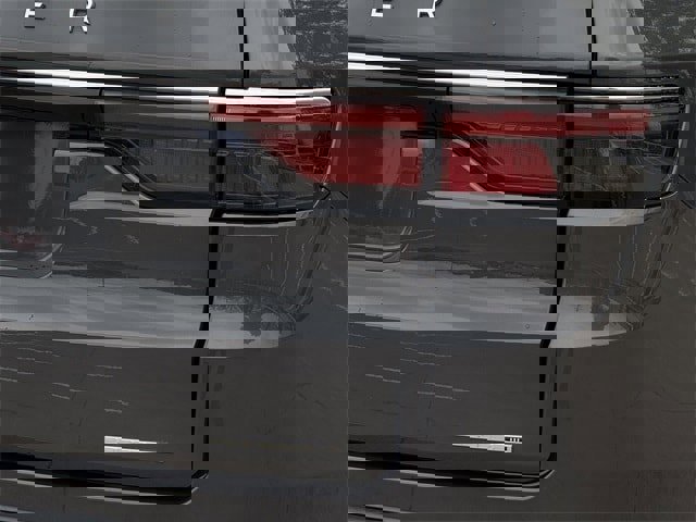 Used 2024 Jeep Wagoneer L Series III w/ Premium Group I image 7