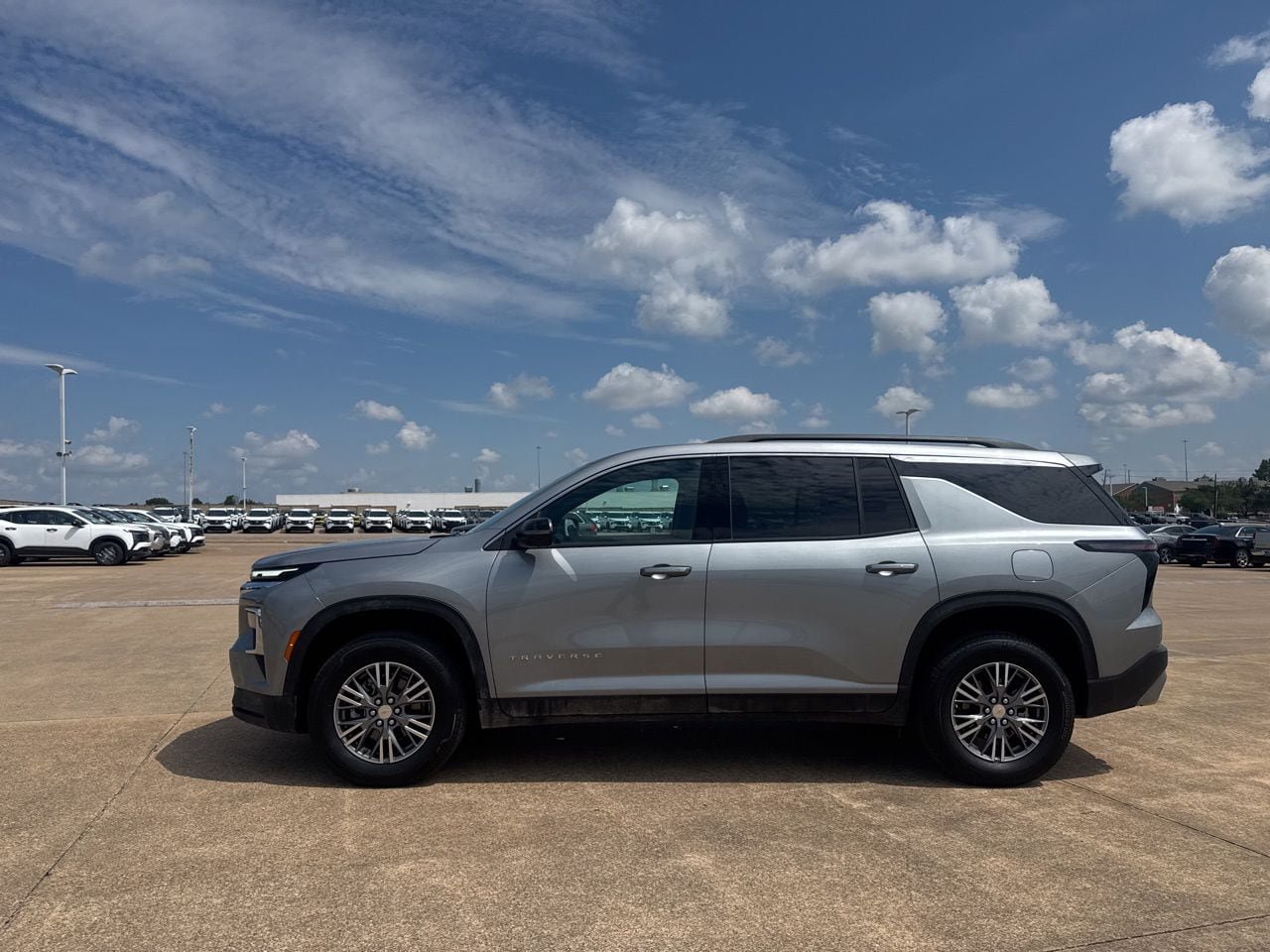 Used 2026 Chevrolet Traverse LT w/ Driver Confidence Package FWD image 13