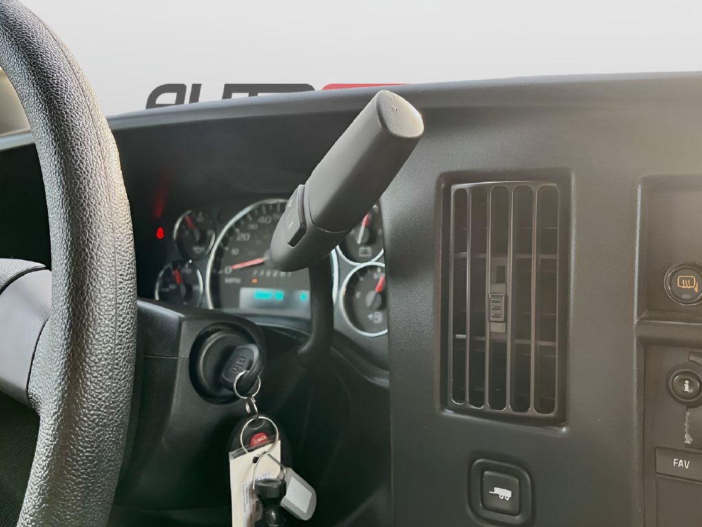 Used 2024 Chevrolet Express 2500 RWD image 16