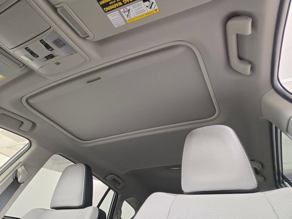 Used 2017 Toyota RAV4 XLE w/ Carpet Mat Package AWD/4WD image 16