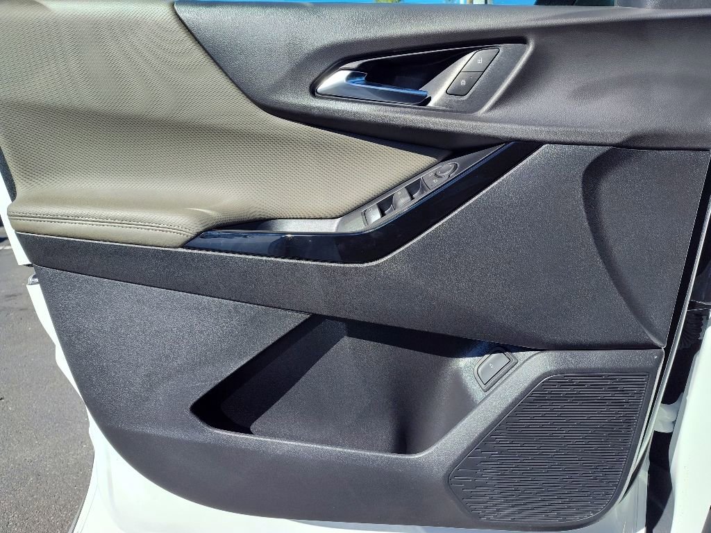 New 2026 Chevrolet Equinox LT w/ Convenience Package II image 10