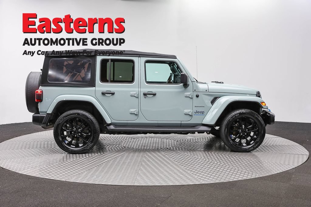 Used 2023 Jeep Wrangler Unlimited Sahara w/ Cold Weather Group AWD/4WD image 4