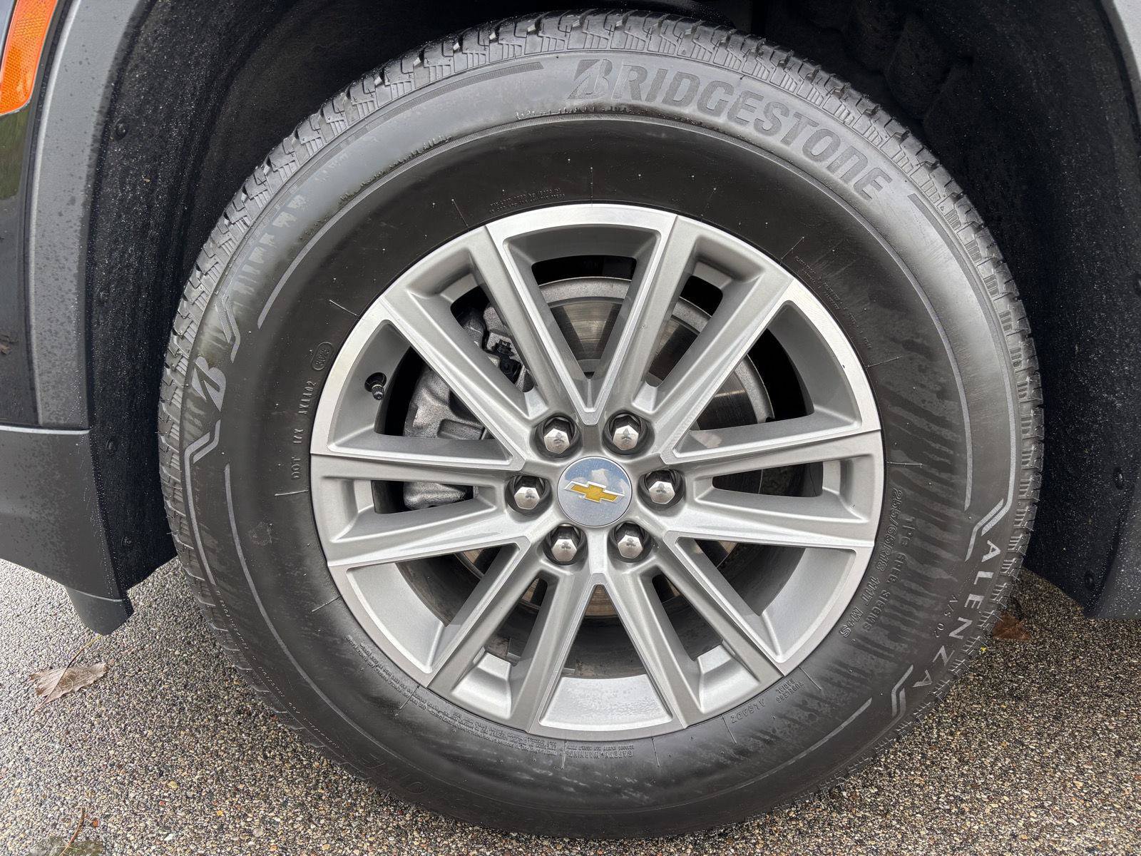 Used 2023 Chevrolet Traverse LT AWD/4WD image 5
