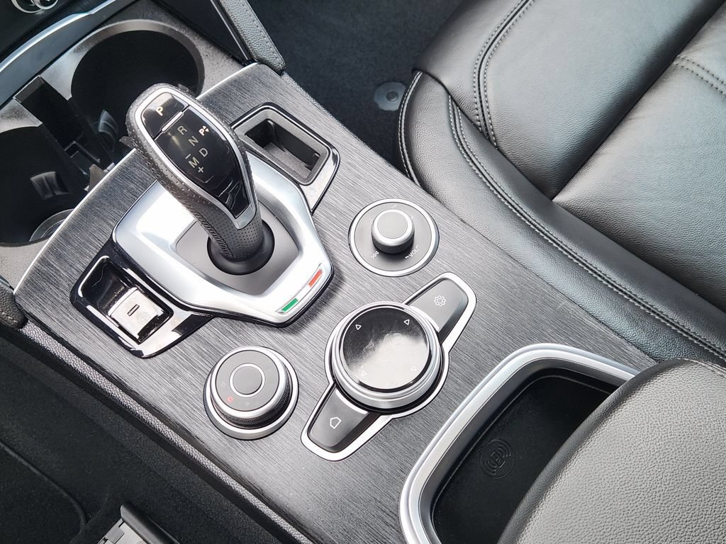 Used 2023 Alfa Romeo Stelvio Sprint AWD/4WD image 21