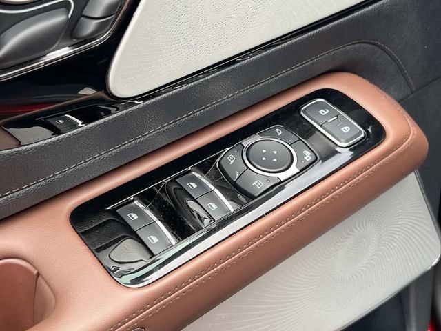 Used 2025 Lincoln Aviator Reserve w/ Equipment Group 201A AWD/4WD image 13
