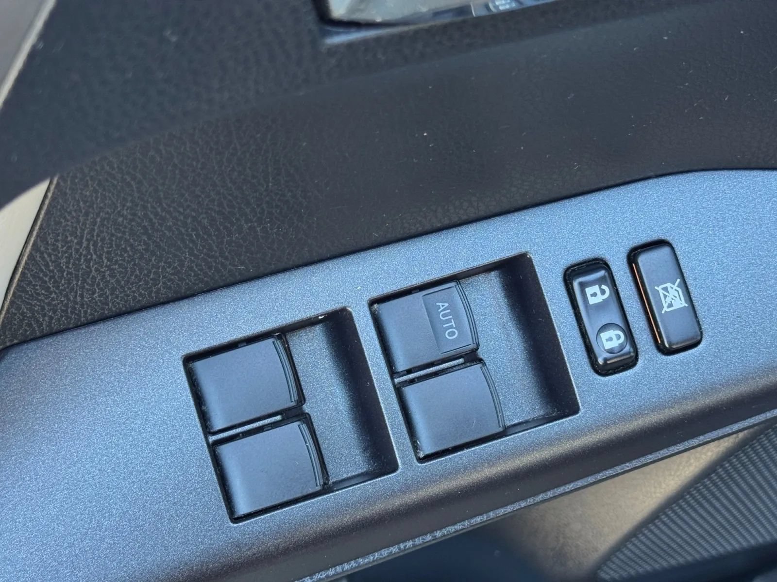 Used 2018 Toyota RAV4 XLE AWD/4WD image 20
