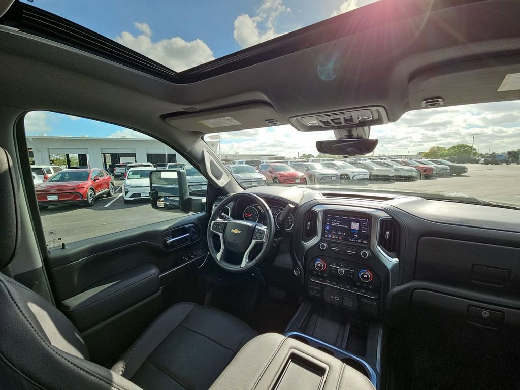 Used 2022 Chevrolet Silverado 3500 LTZ w/ LTZ Plus Package image 15