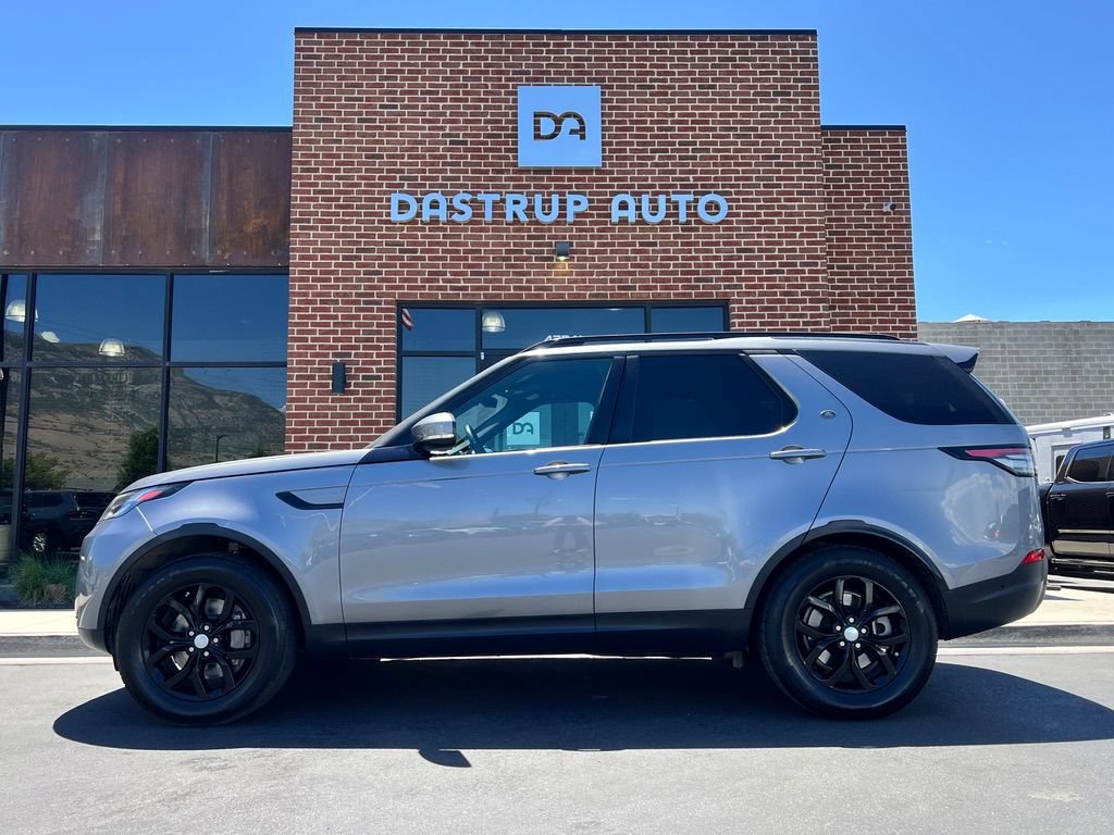 Used 2020 Land Rover Discovery SE AWD/4WD image 3