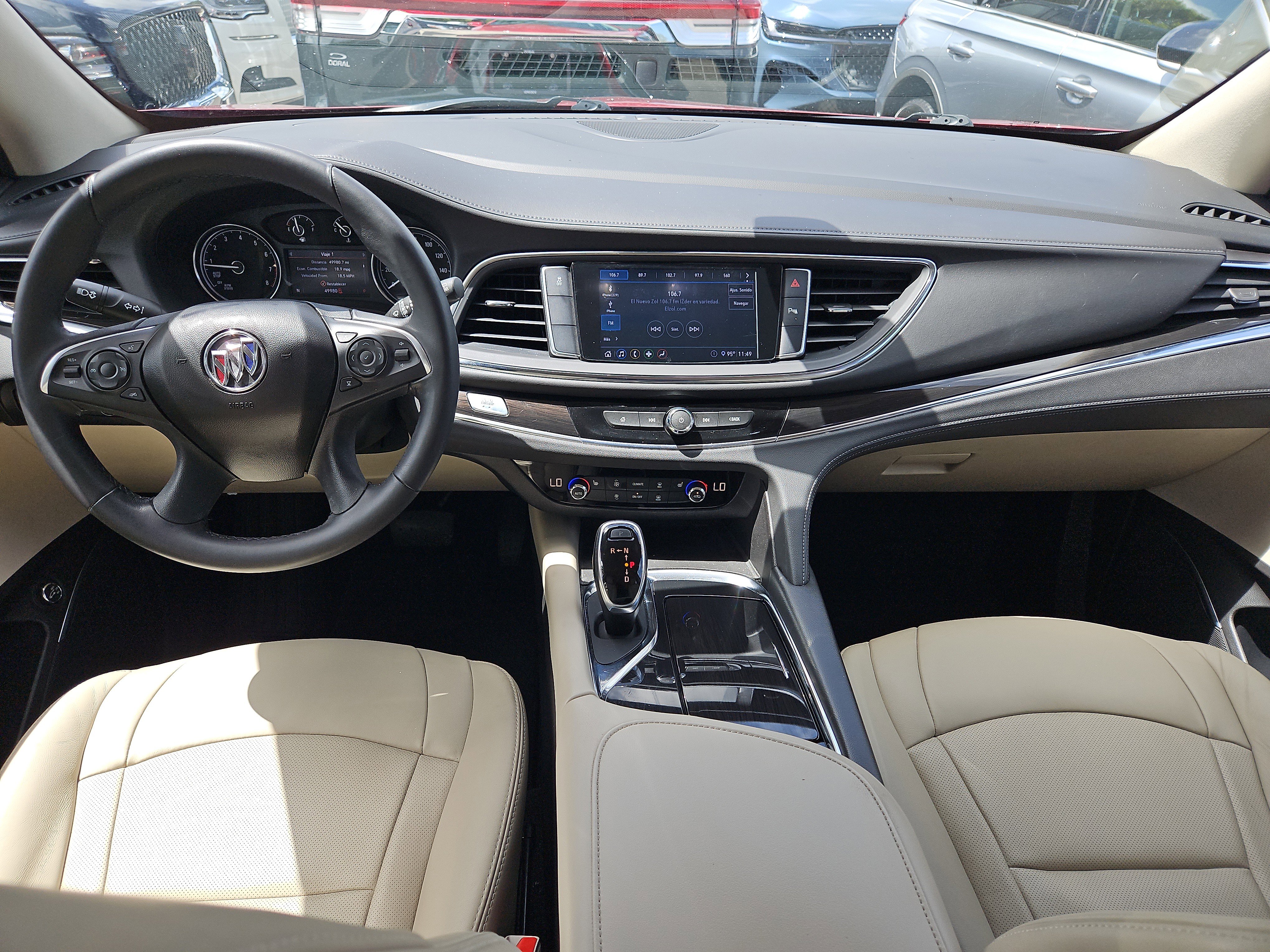 Used 2021 Buick Enclave Essence image 10