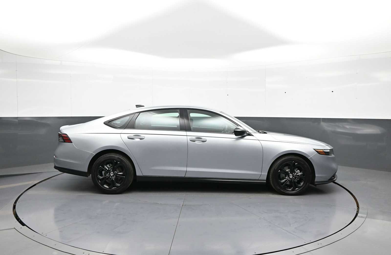 Certified 2025 Honda Accord SE image 5