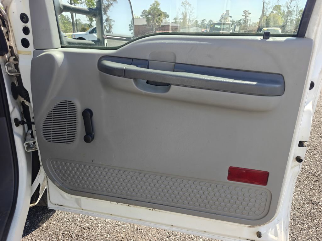 Used 1999 Ford F450 2WD Regular Cab Super Duty image 26