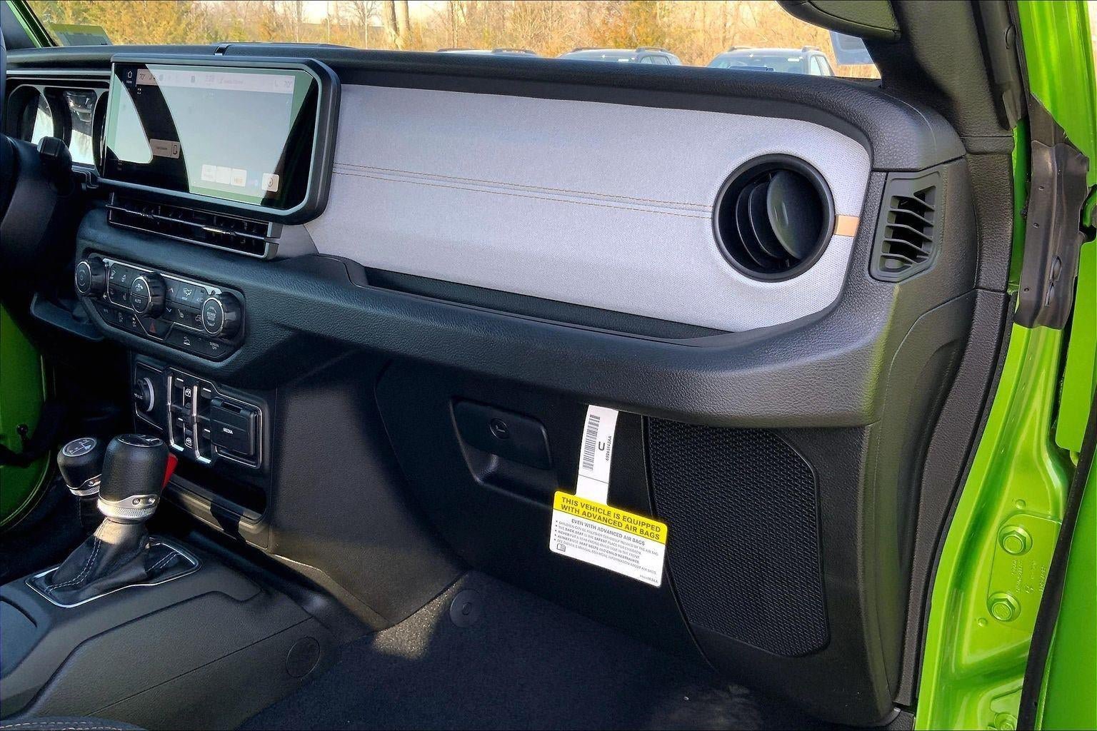 New 2026 Jeep Gladiator Sport AWD/4WD image 24