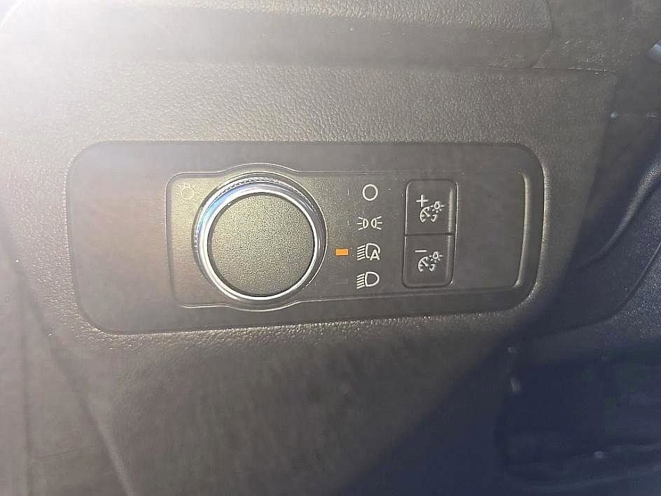 Used 2022 Ford Escape SE w/ Cold Weather Package image 12