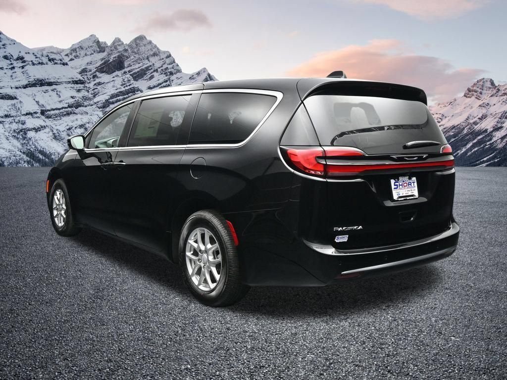 New 2027 Chrysler Pacifica Select FWD image 3