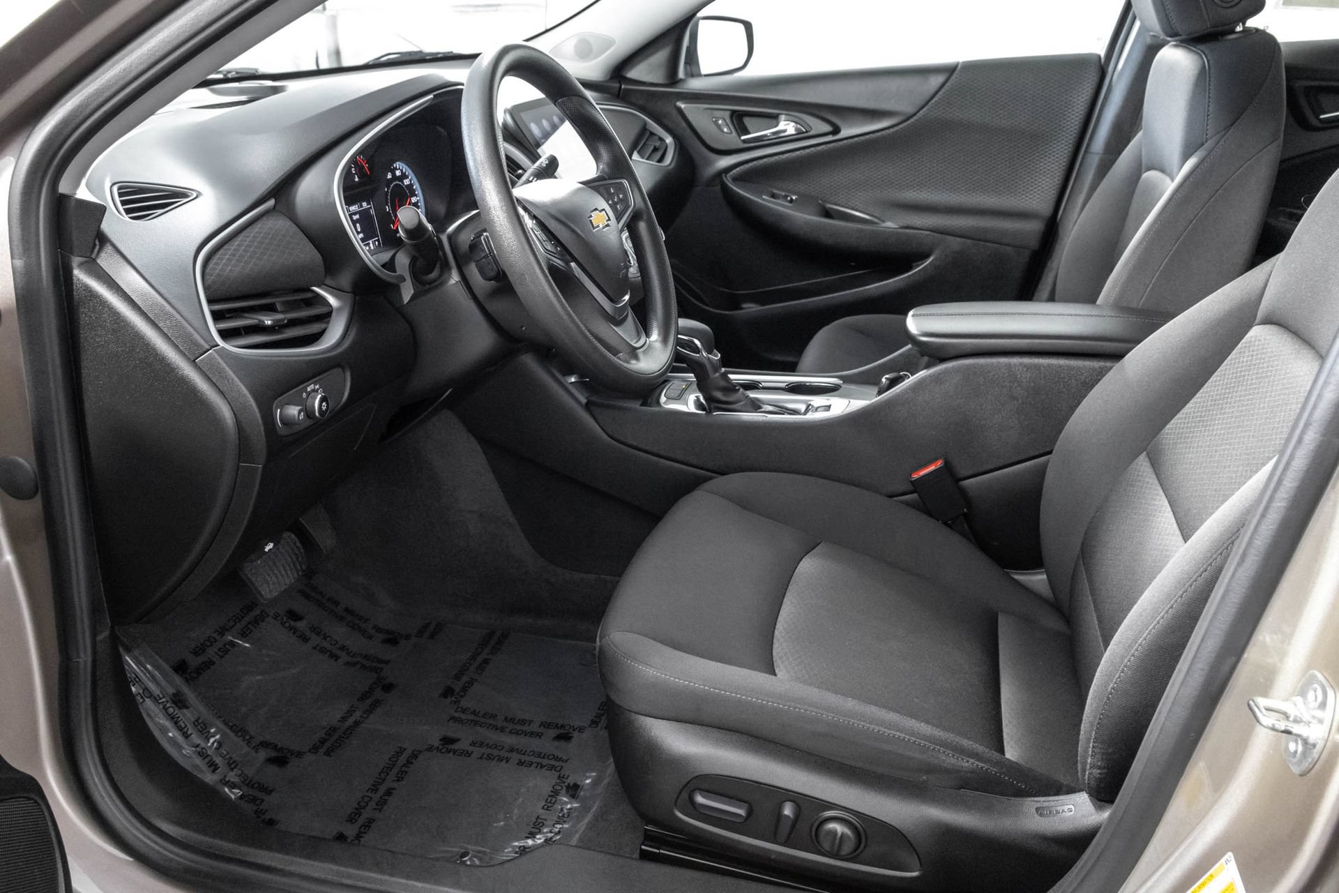 Used 2025 Chevrolet Malibu LT FWD image 7