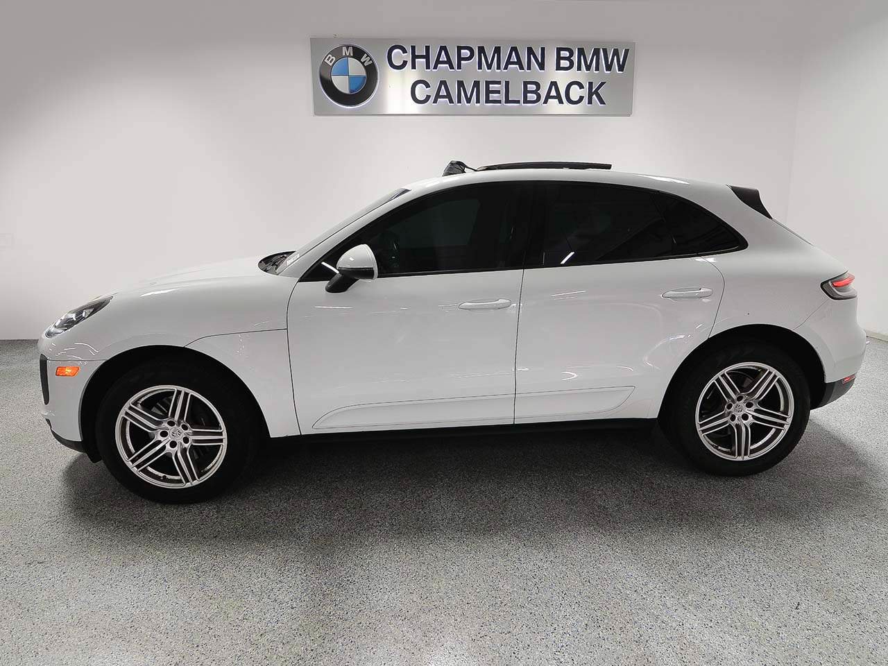 Used 2019 Porsche Macan AWD/4WD image 4