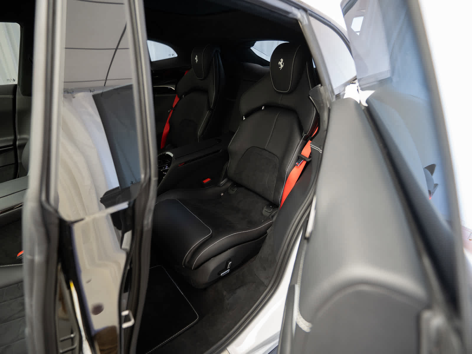 Certified 2025 Ferrari Purosangue image 31