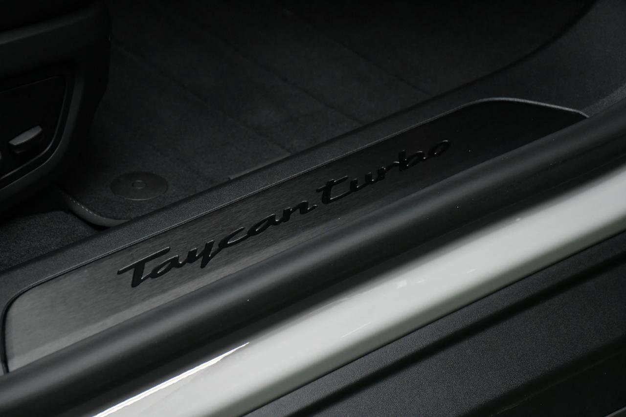 Used 2025 Porsche Taycan Turbo image 49