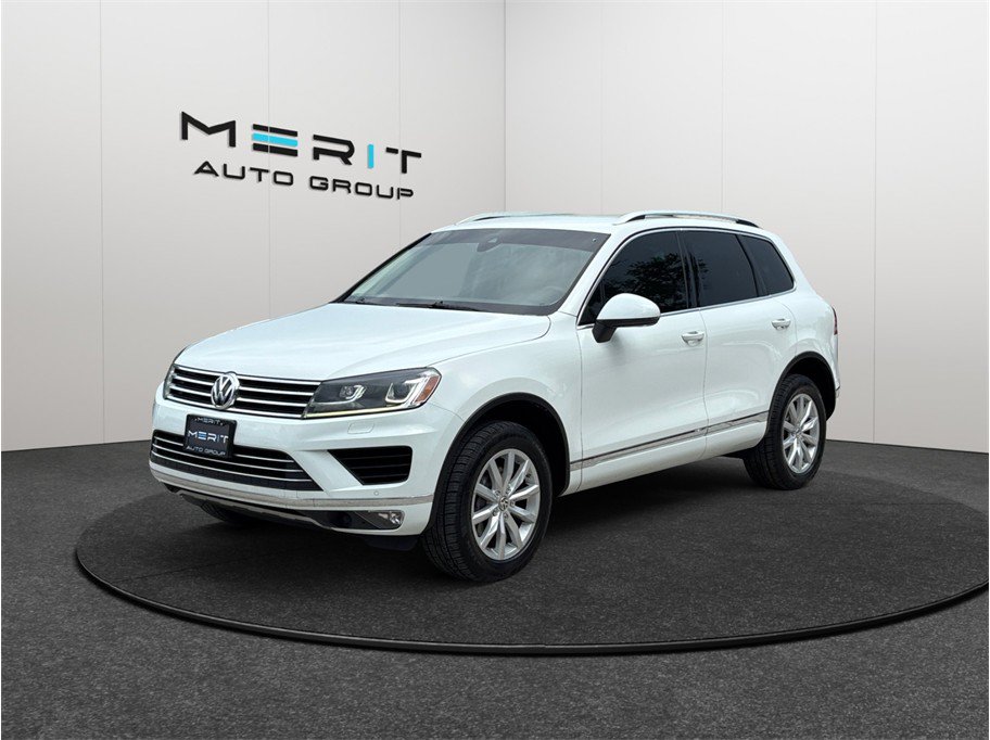 Used 2017 Volkswagen Touareg Sport AWD/4WD image 4