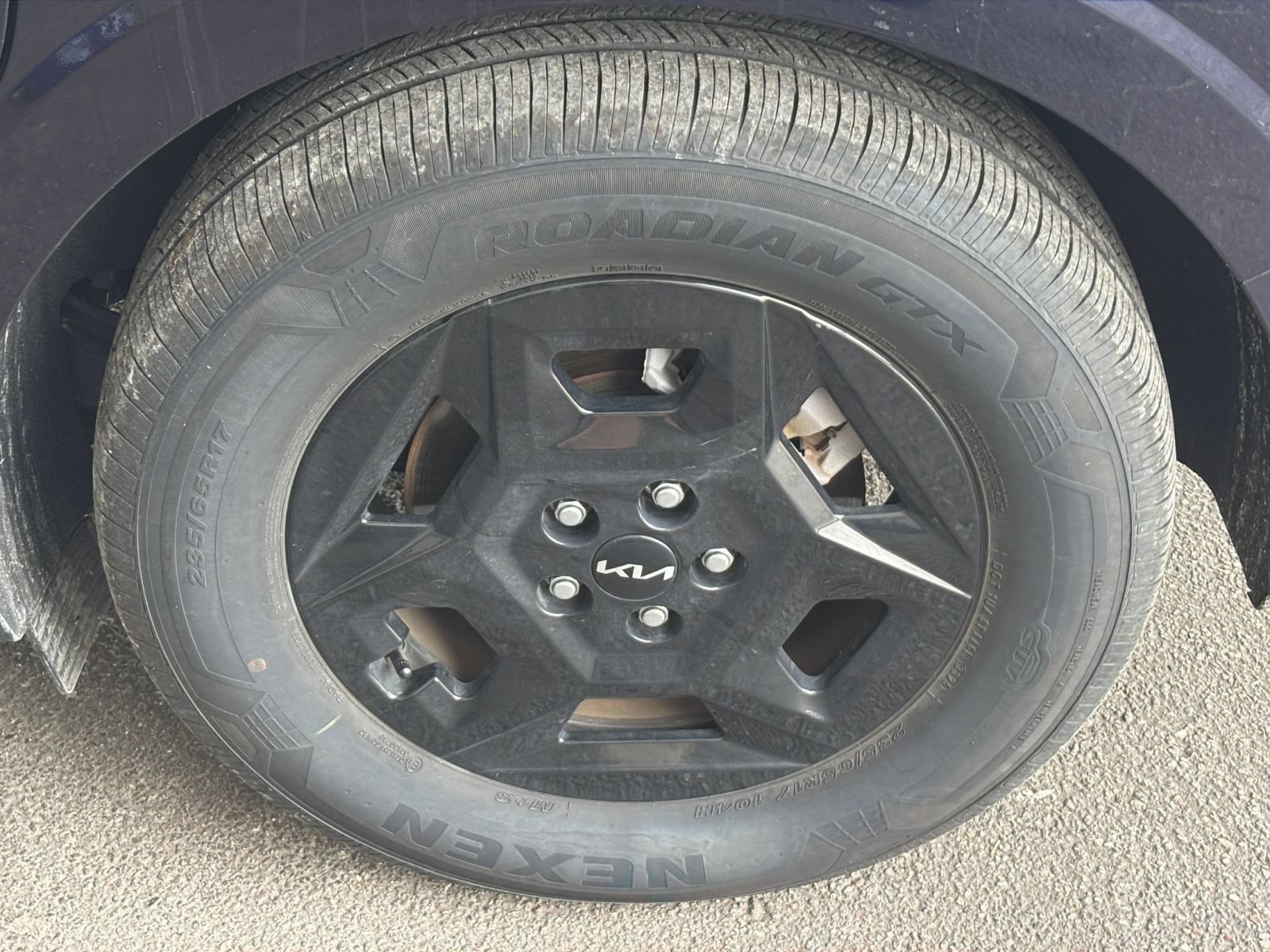 Used 2026 Kia Carnival FWD image 32