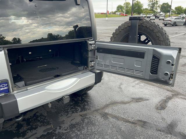 Used 2015 Jeep Wrangler Unlimited Sahara w/ Connectivity Group AWD/4WD image 14