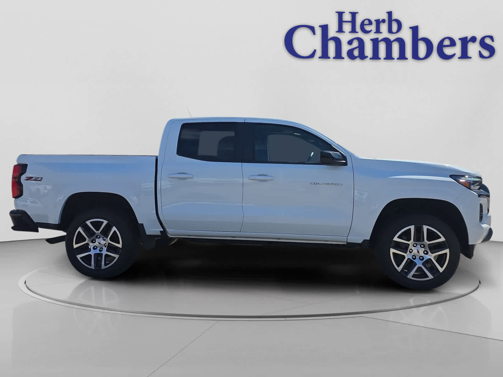 Used 2023 Chevrolet Colorado Z71 w/ Z71 Convenience Package 2 image 9