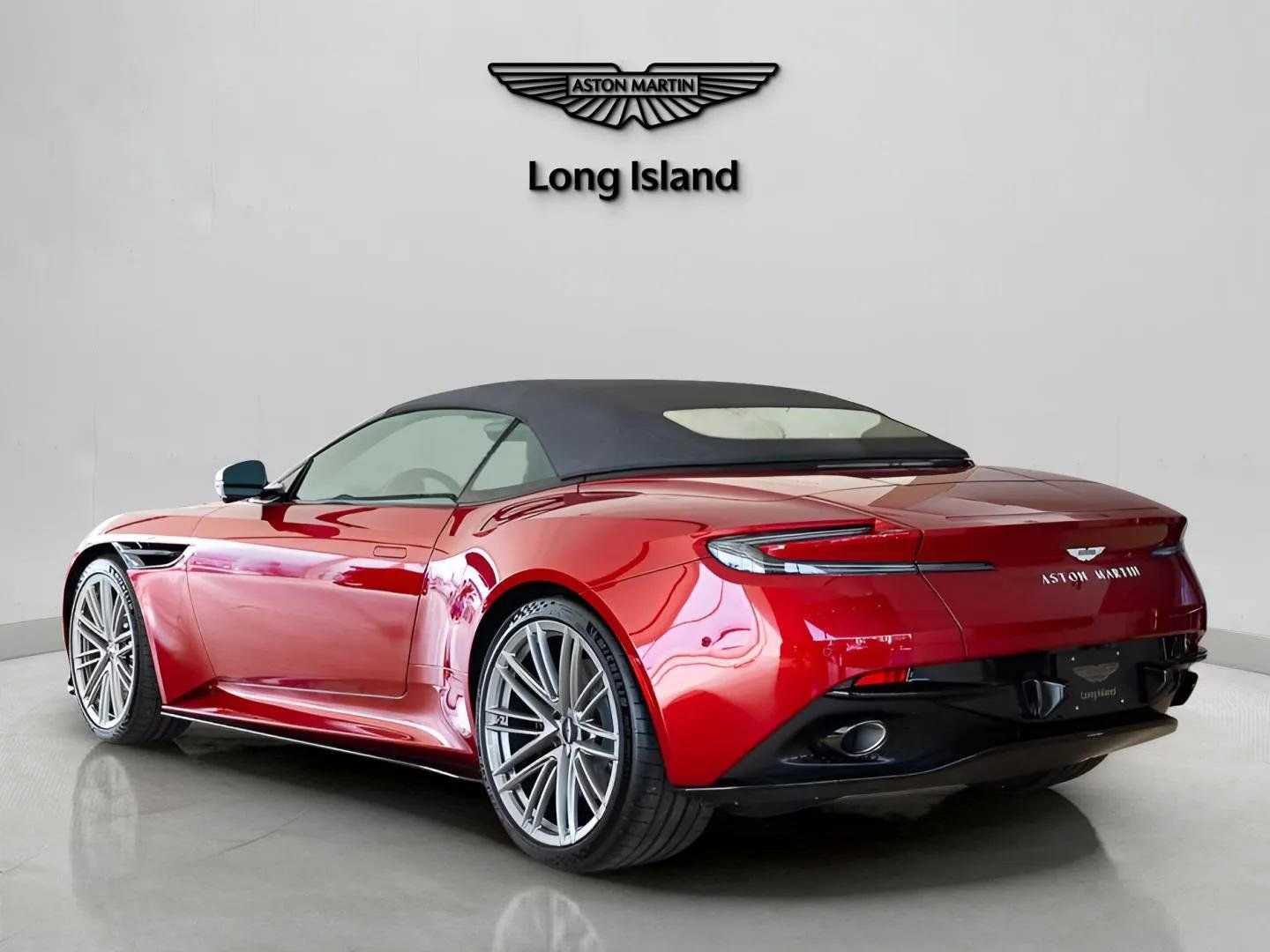 Used 2025 Aston Martin DB12 Convertible RWD image 12