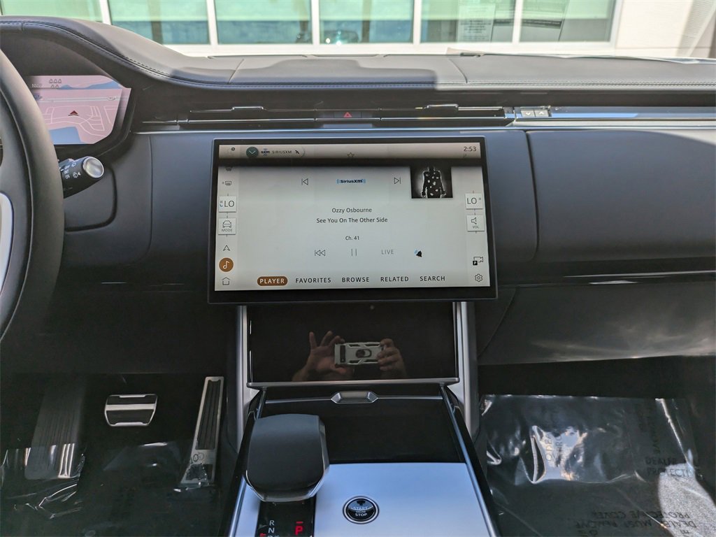 New 2025 Land Rover Range Rover Long Wheelbase SE image 18