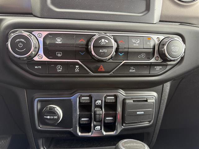 Used 2023 Jeep Gladiator Sport AWD/4WD image 16