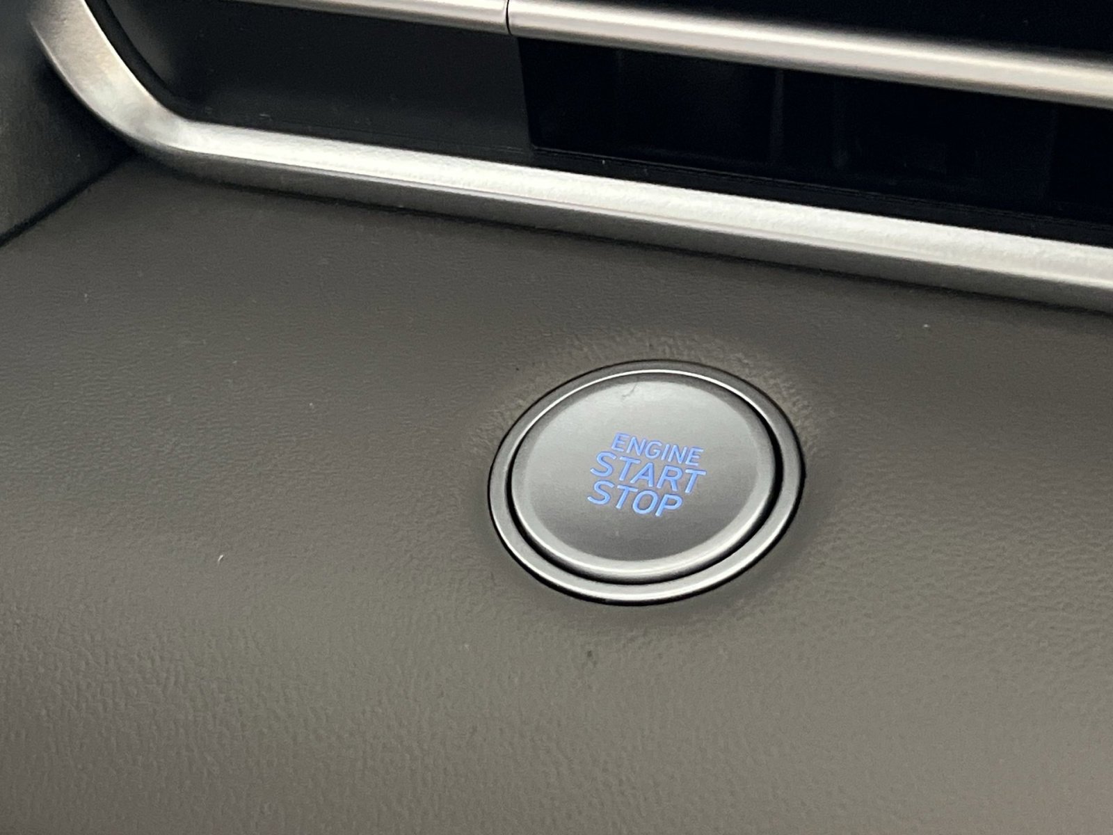 Used 2023 Hyundai Elantra Blue w/ Preferred Accessory Package image 34