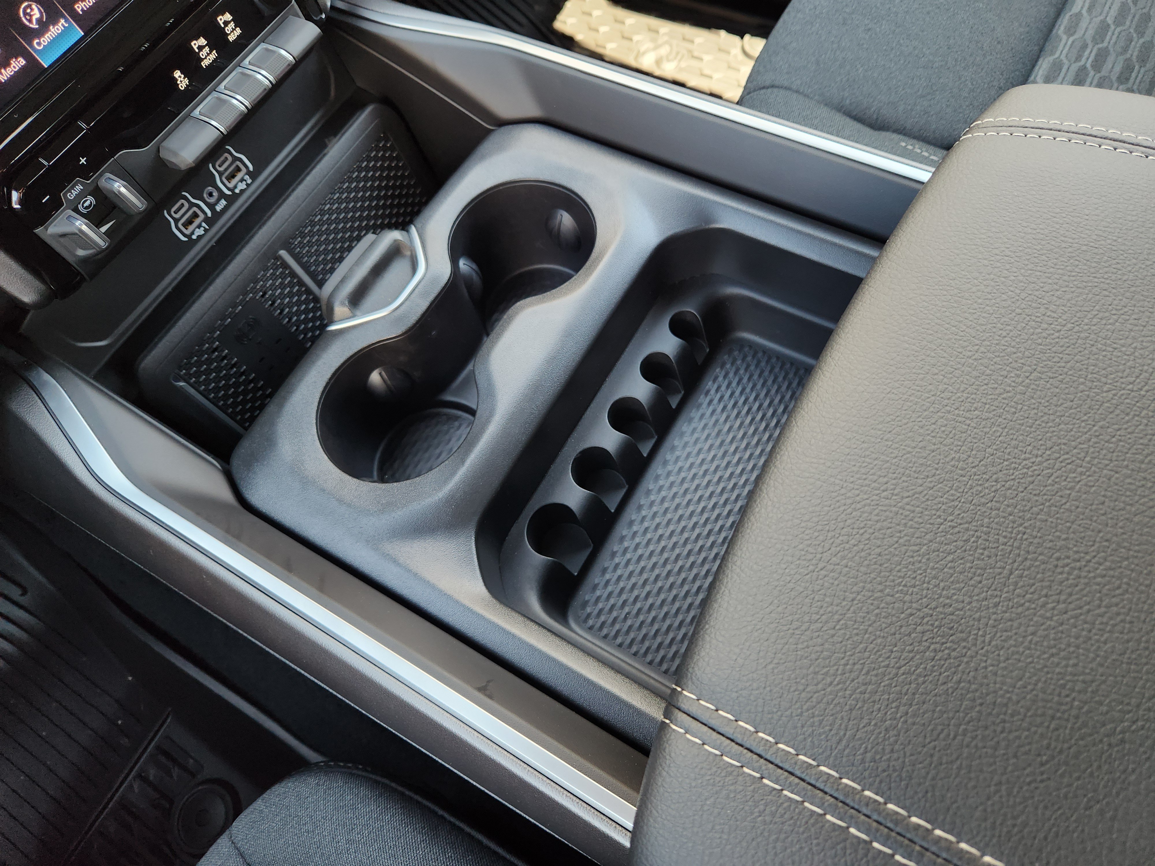 New 2026 RAM 1500 Big Horn AWD/4WD image 17
