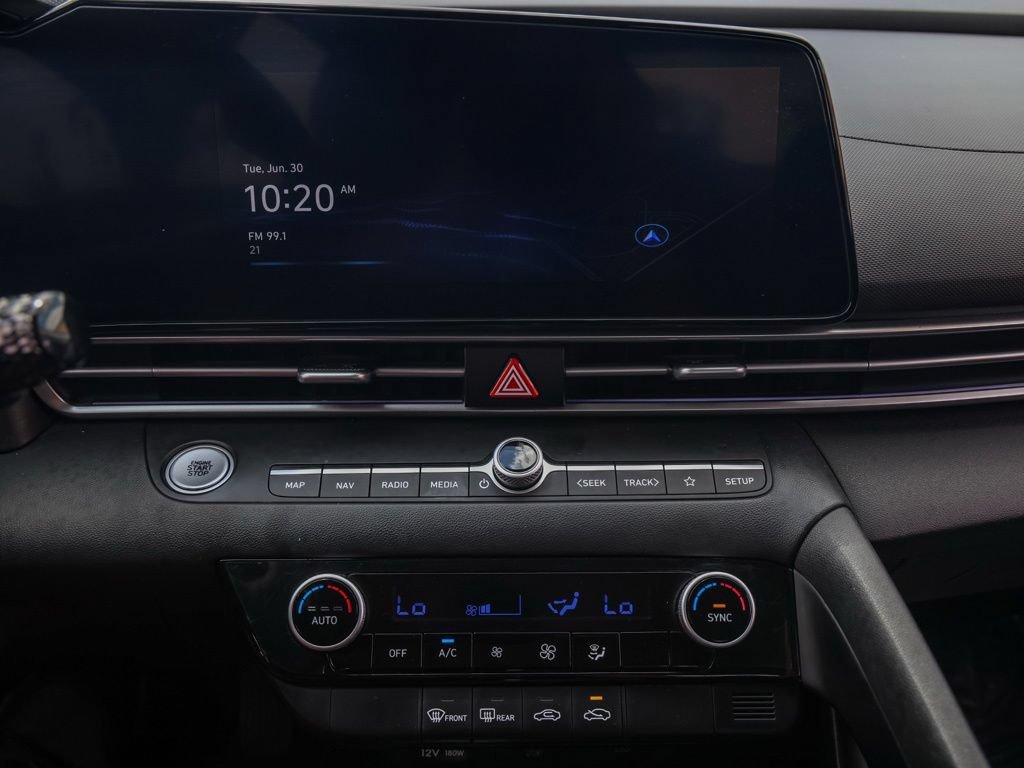Used 2024 Hyundai Elantra SEL FWD image 28