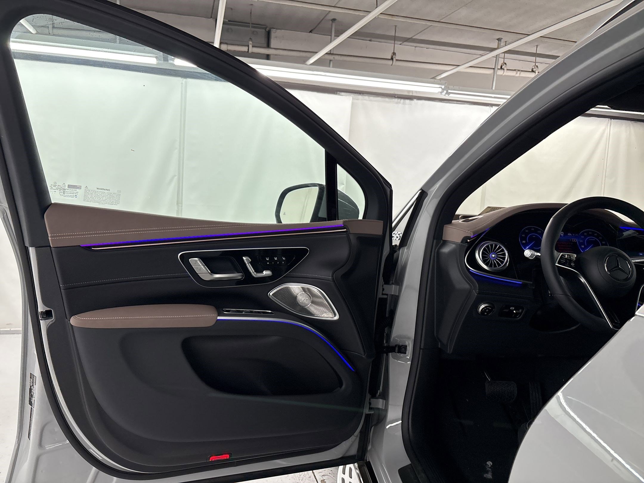 New 2026 Mercedes-Benz EQS 550 4MATIC SUV image 5