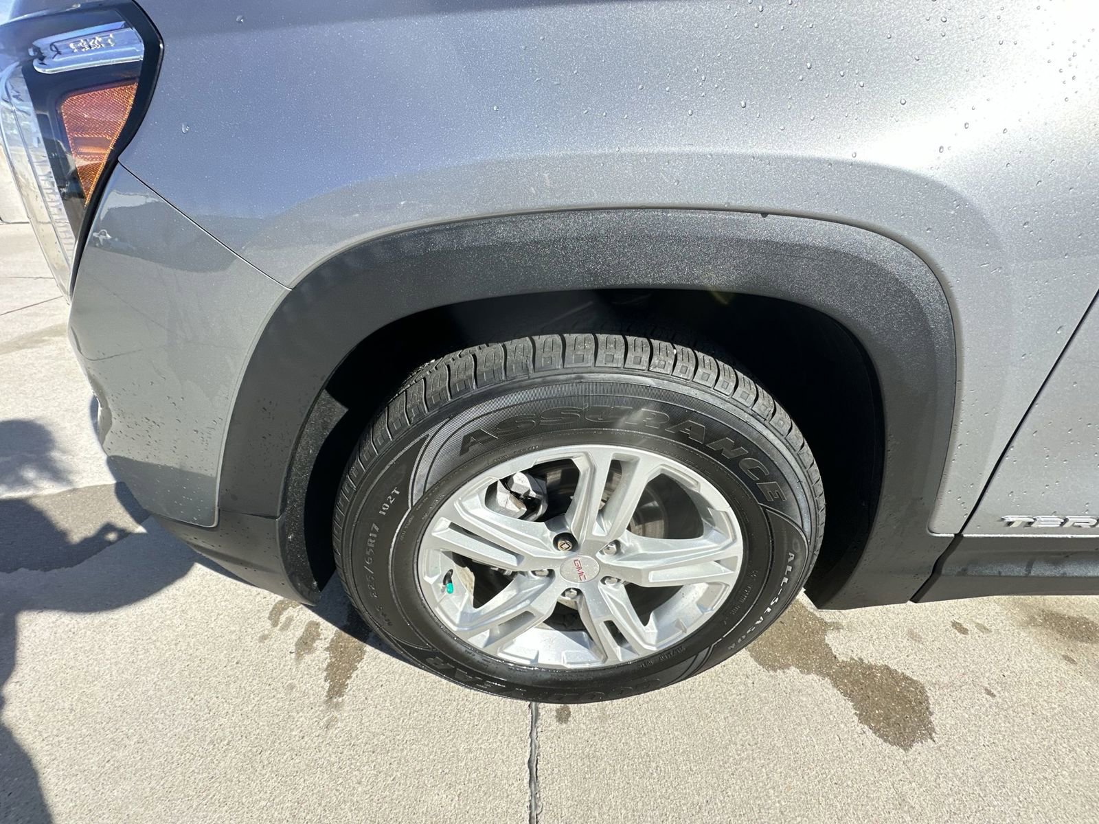 Used 2023 GMC Terrain SLE w/ Driver Convenience Package FWD image 31