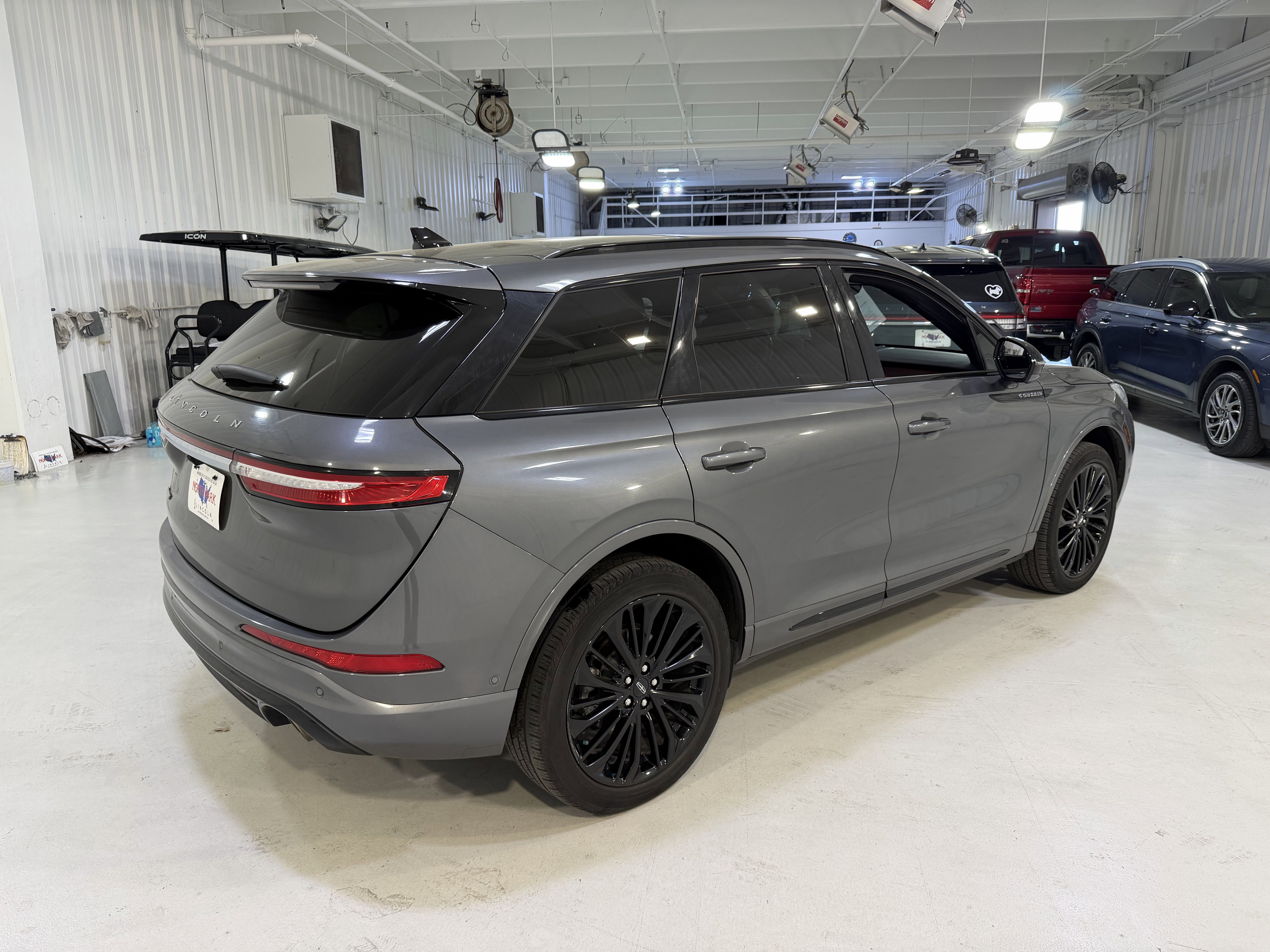 Used 2023 Lincoln Corsair Reserve w/ Equipment Group 202A image 4