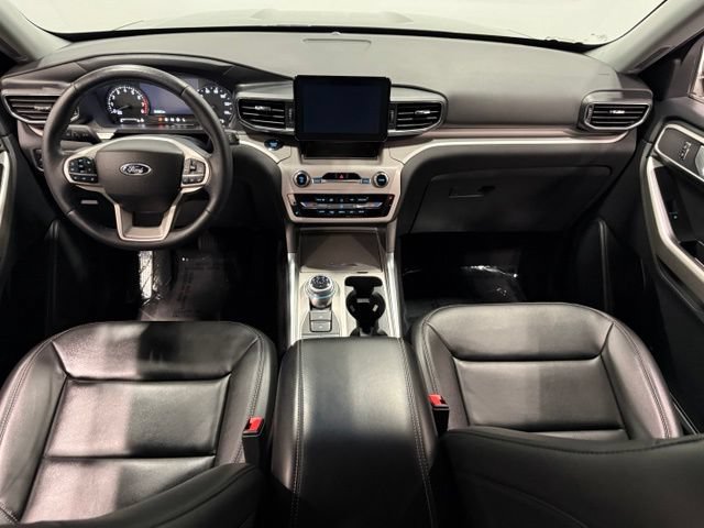 Used 2023 Ford Explorer XLT w/ Equipment Group 202A AWD/4WD image 31