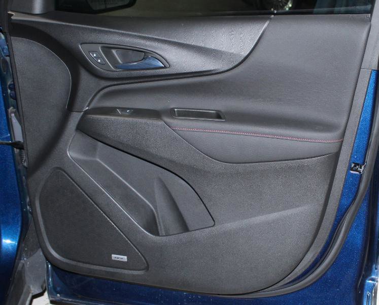 Used 2022 Chevrolet Equinox RS w/ RS Leather Package image 25