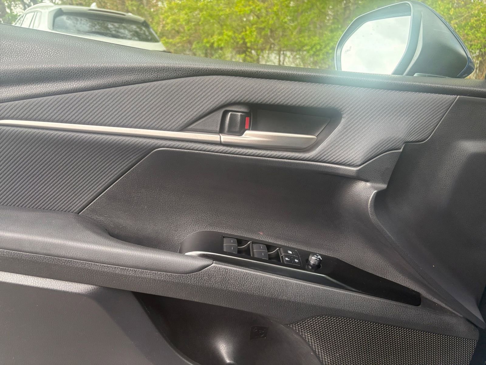 Used 2025 Toyota Camry SE FWD image 20