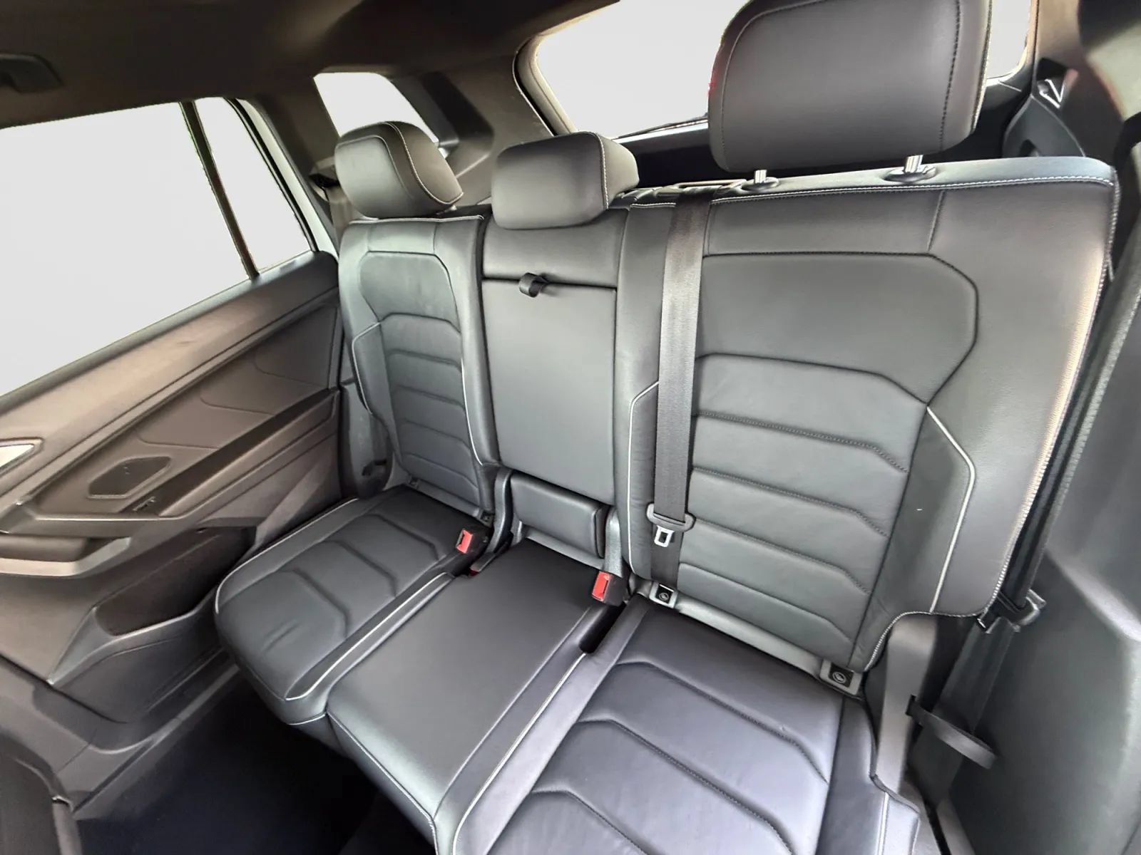 Used 2021 Volkswagen Tiguan SEL Premium R-Line AWD/4WD image 13