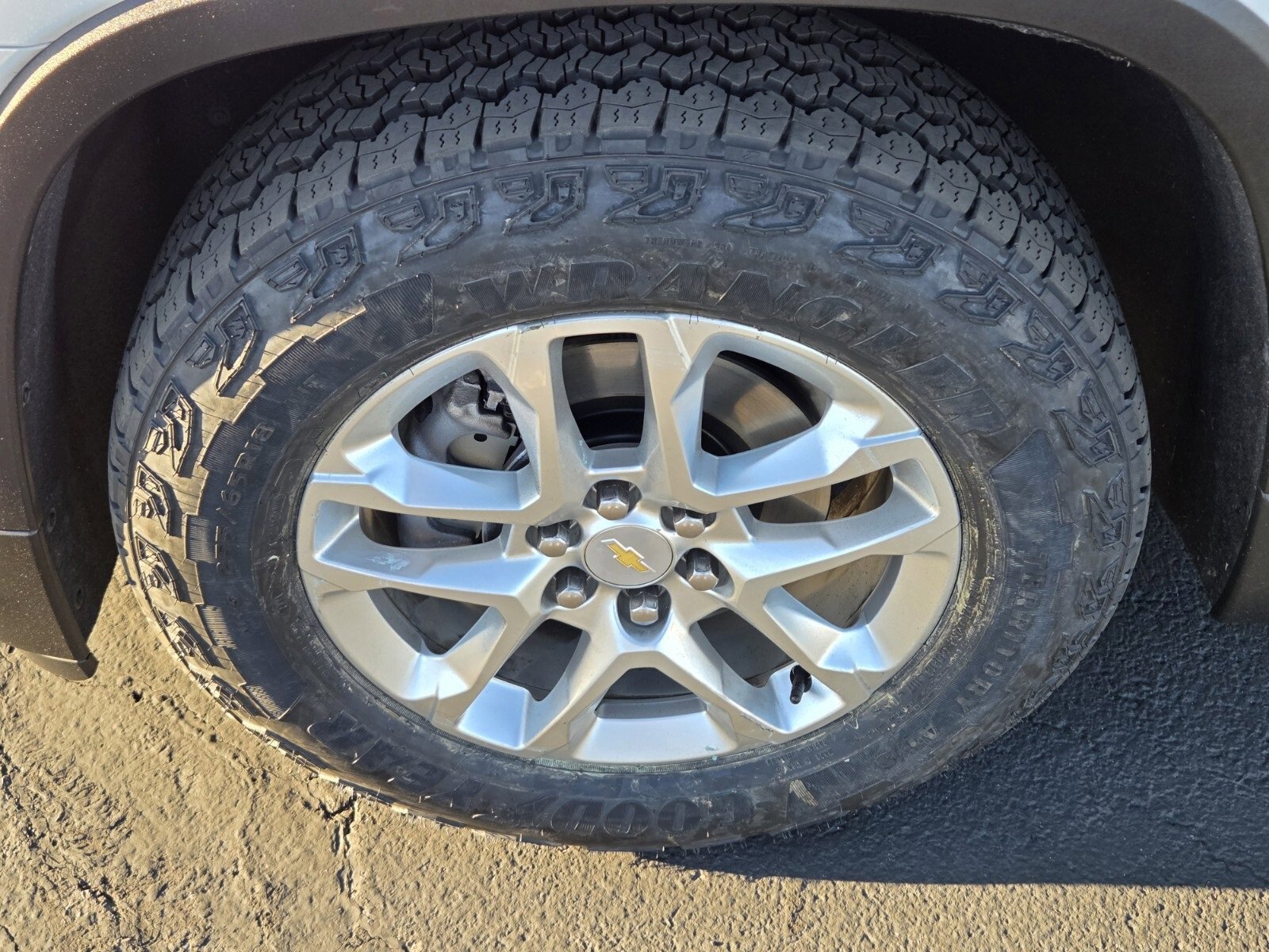 Used 2023 Chevrolet Traverse LS w/ Safety Package image 9