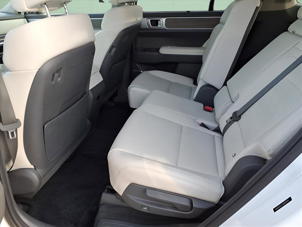 Used 2024 Hyundai Santa Fe Limited image 7