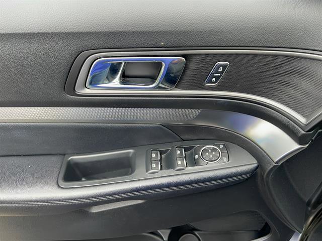 Used 2018 Ford Explorer XLT AWD/4WD image 15