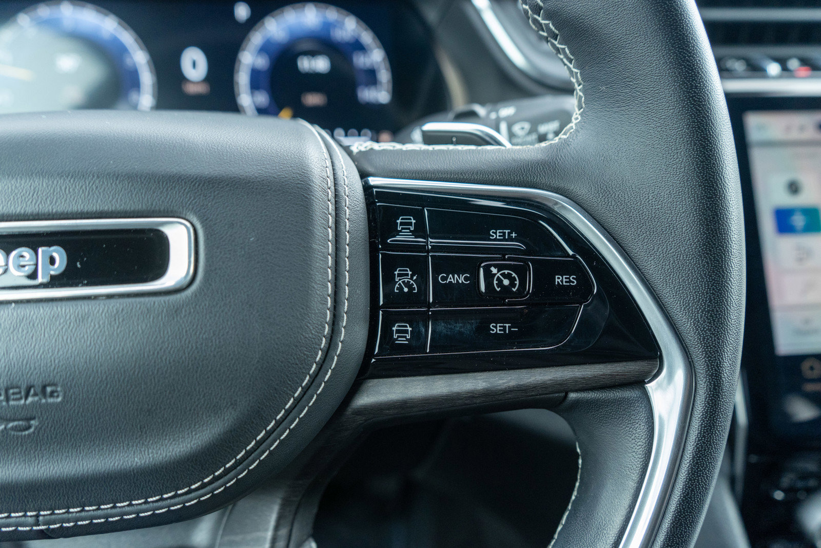 Used 2022 Jeep Grand Cherokee L Overland w/ Luxury Tech Group IV image 28